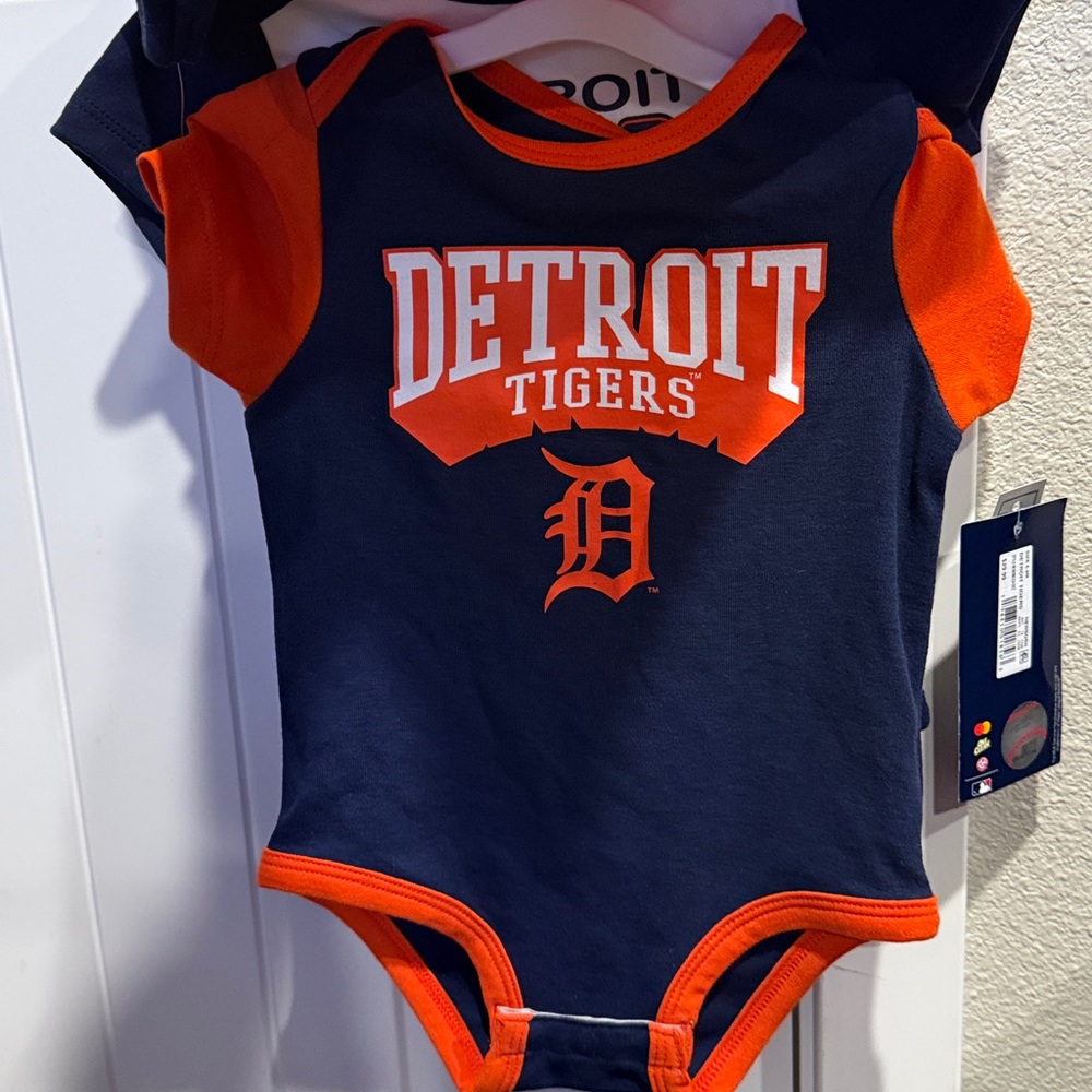 Detroit Tigers Orange and Navy Kids One Piece - Picture 2 of 7